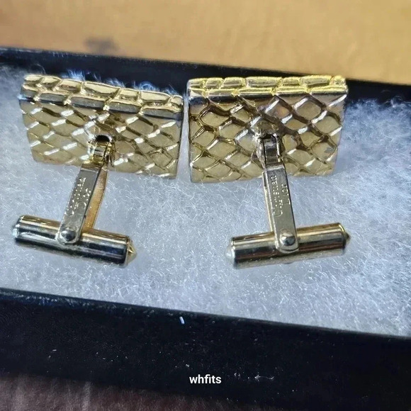 Christian Dior "Croc Leather" Gold Tone Cufflinks - Picture 3 of 3